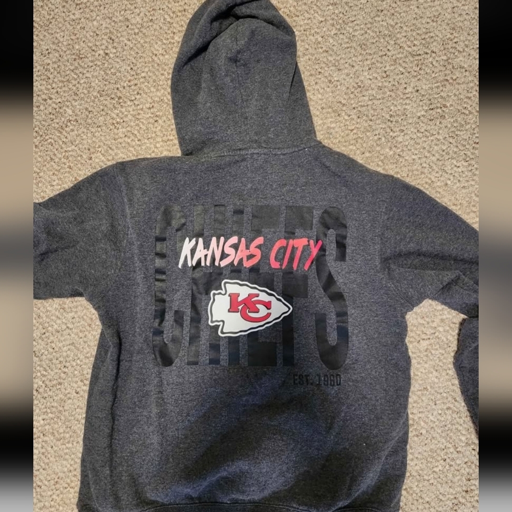 Kansas City Chiefs Gray Hoodie with Team Logo